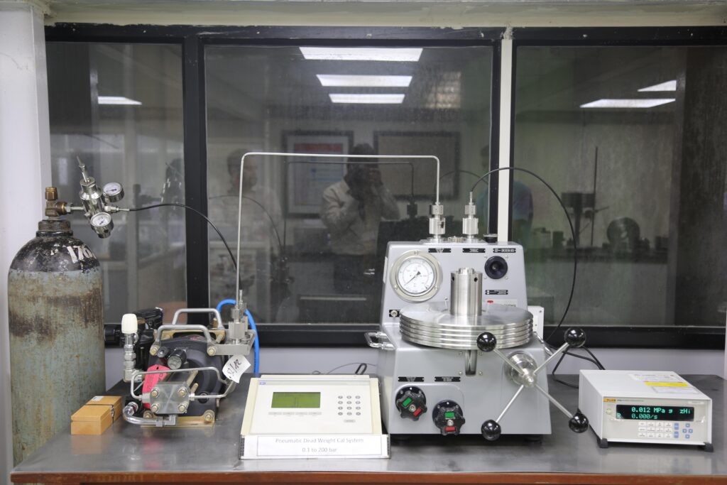 Fluke Pressure Calibrator Calibration Services | TestandCal Laboratory fluke pressure calibrator calibration services